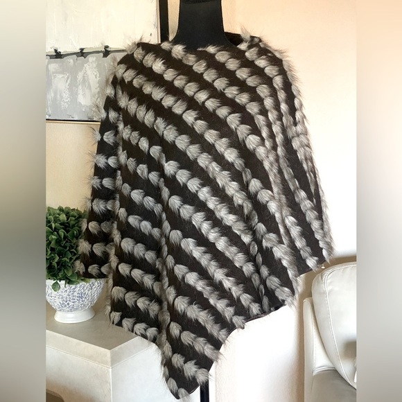 INC International Concepts Asymmetrical Faux Fur Poncho Brown OSFM NEW - Picture 3 of 15